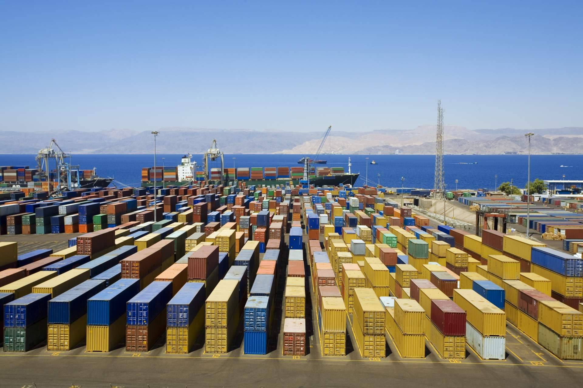 Acirfa Shipping International pone a disposición servicios marítimos y aéreos completos de calidad, transporte marítimo de contenedores