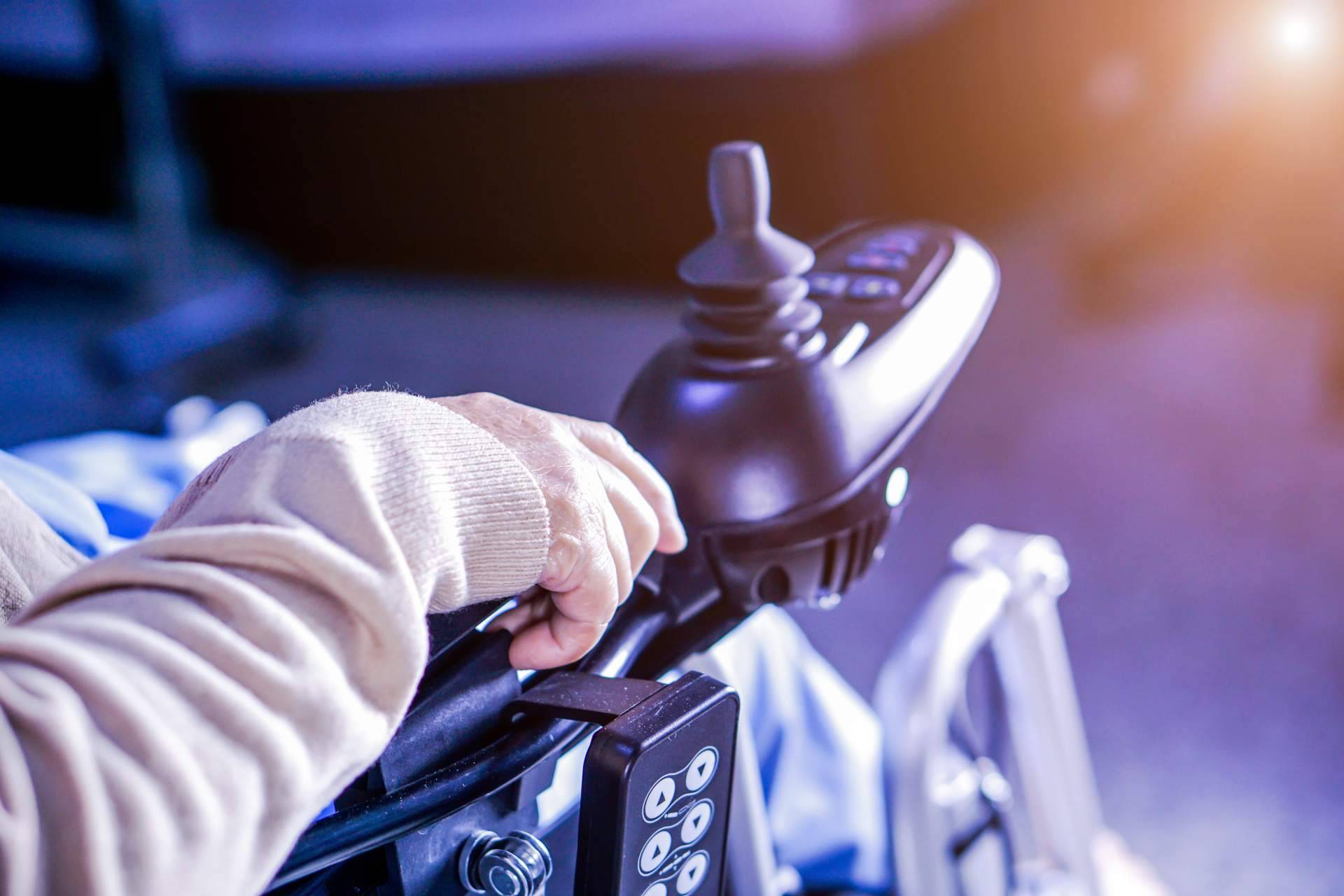 Sillas de ruedas eléctricas para circular por la ciudad sin dolor, de la mano de Mobility-Vida