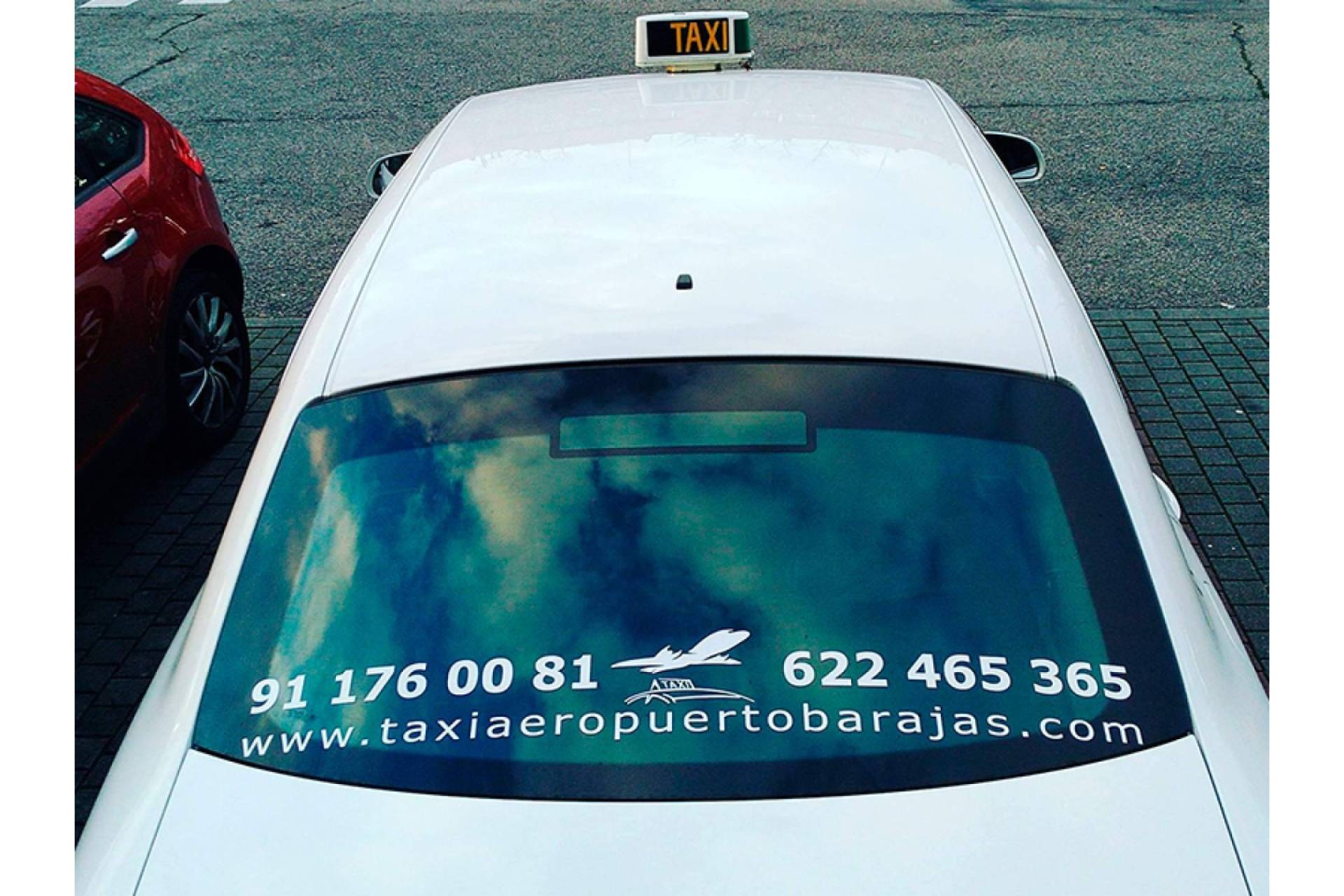 Solicitar un taxi en el aeropuerto de Madrid ahora es más fácil y seguro con Radio Taxi Aeropuerto Madrid