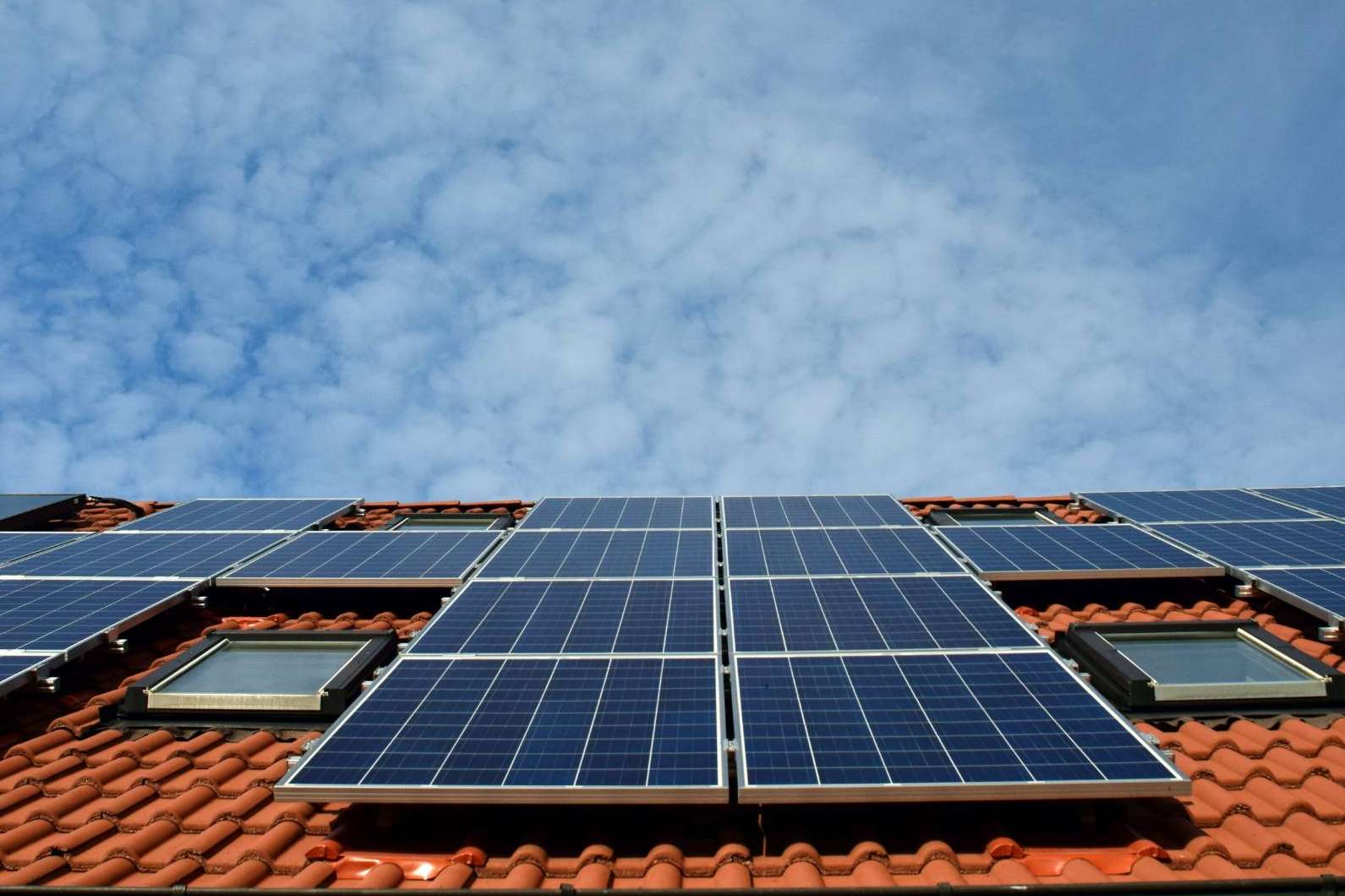 CleanSun y la instalación de paneles solares en viviendas unifamiliares, empresas y comunidades