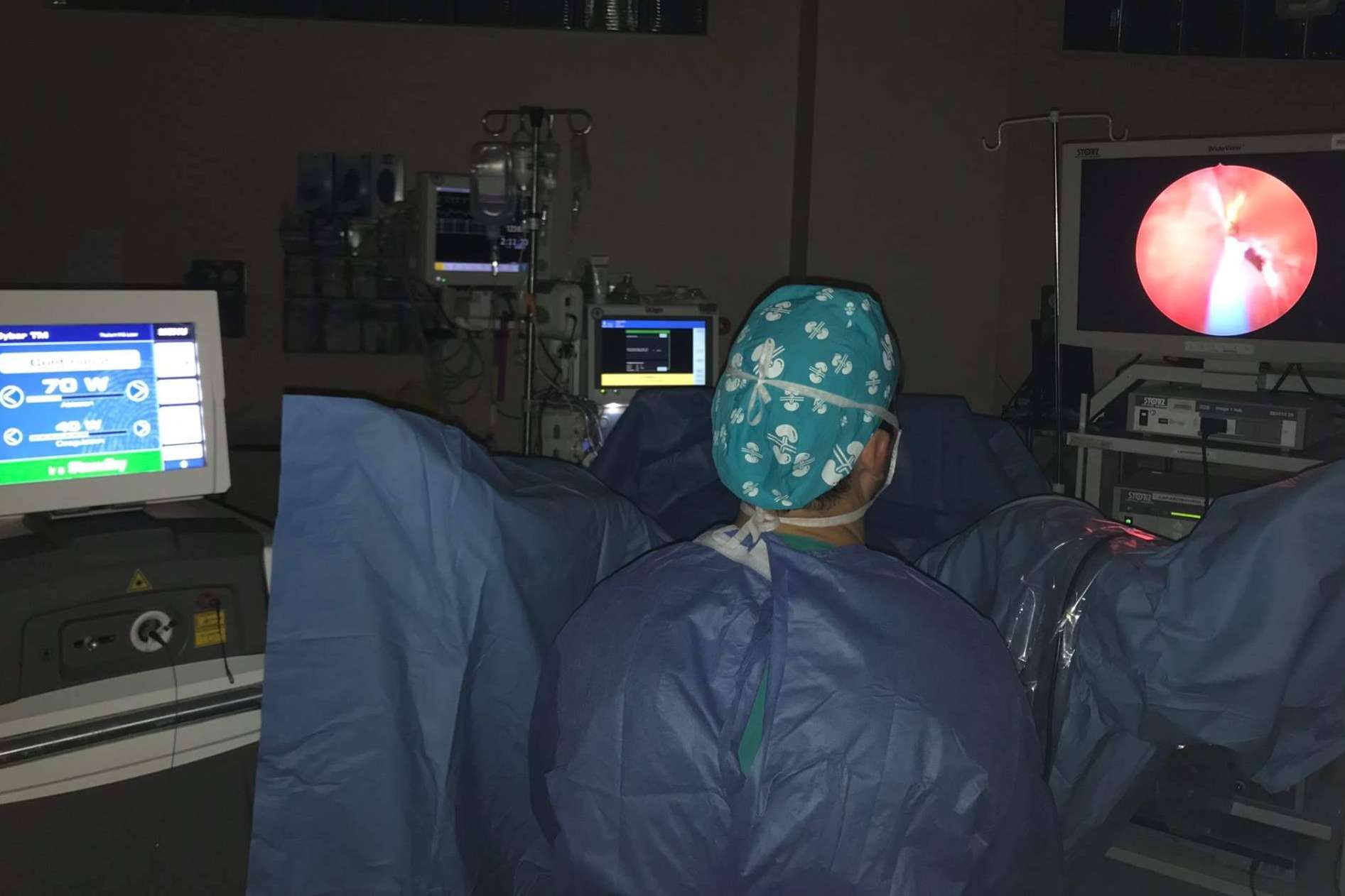 El Dr. Nelson Díez permite someterse a una cirugía mínimamente invasiva de hiperplasia prostática