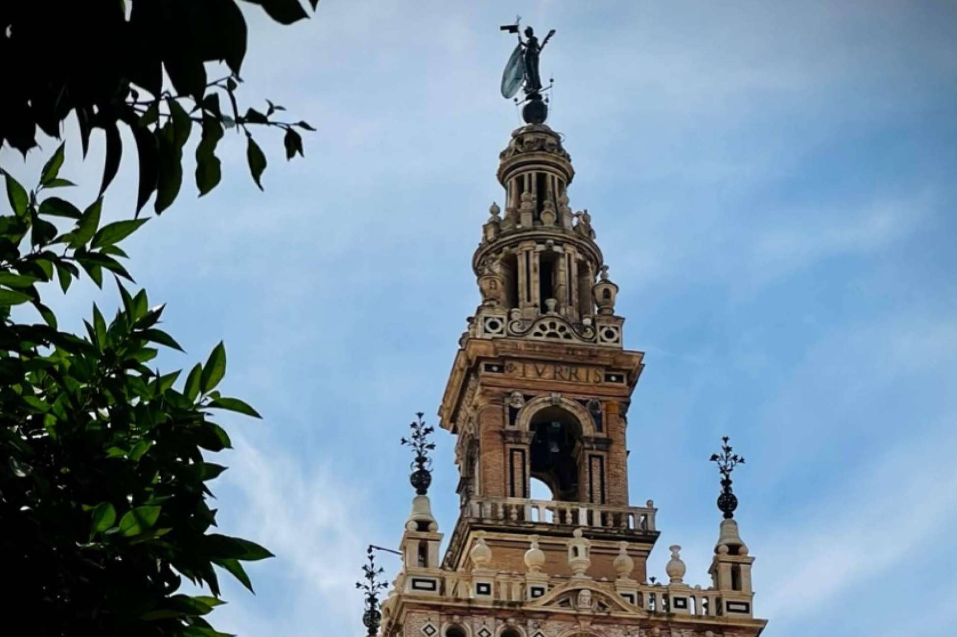 Celebración del talento artístico hispanohablante en Sevilla con Premios Carey 2023