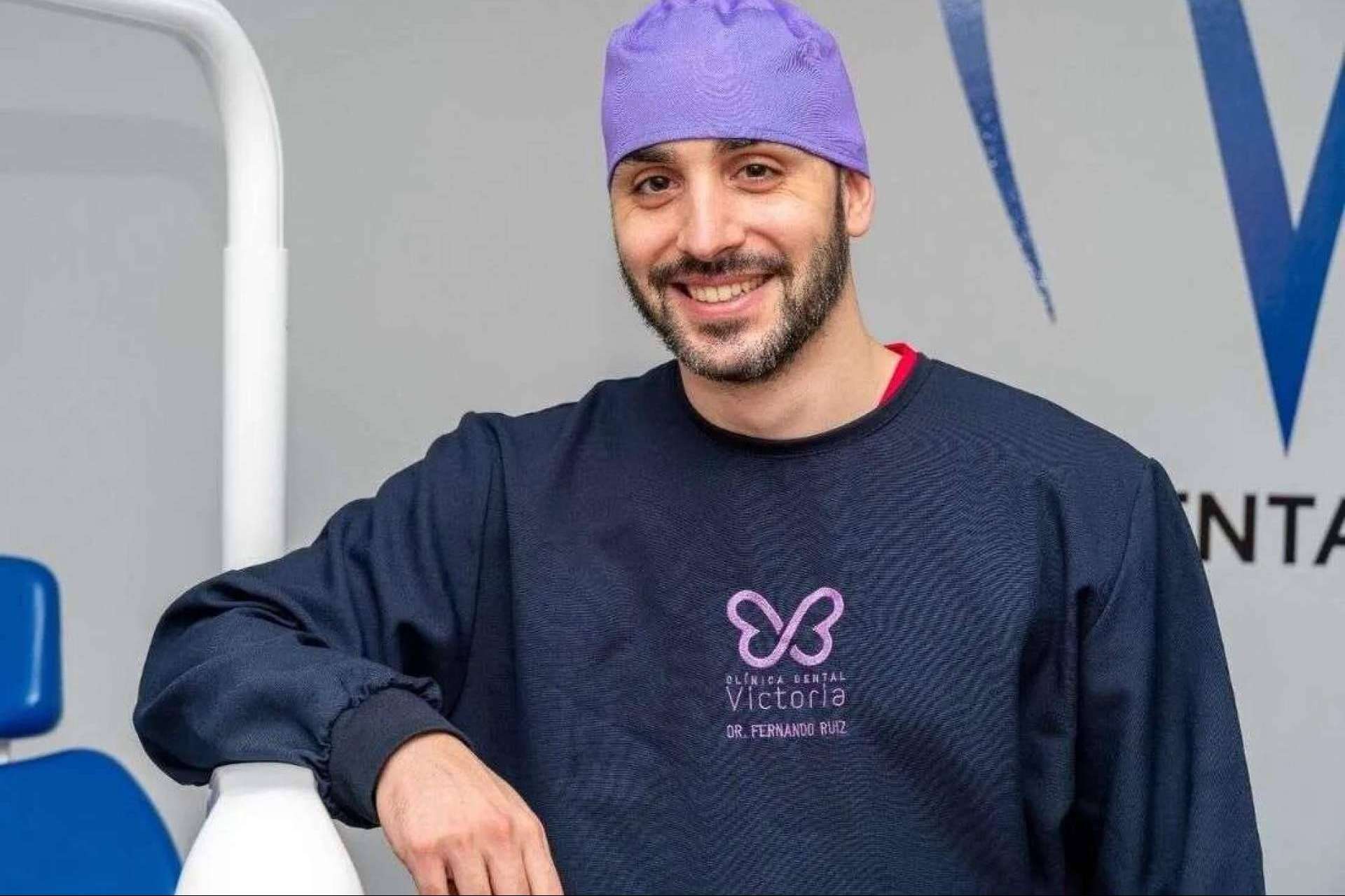 Clínica Dental Victoria señala las ventajas de los implantes dentales