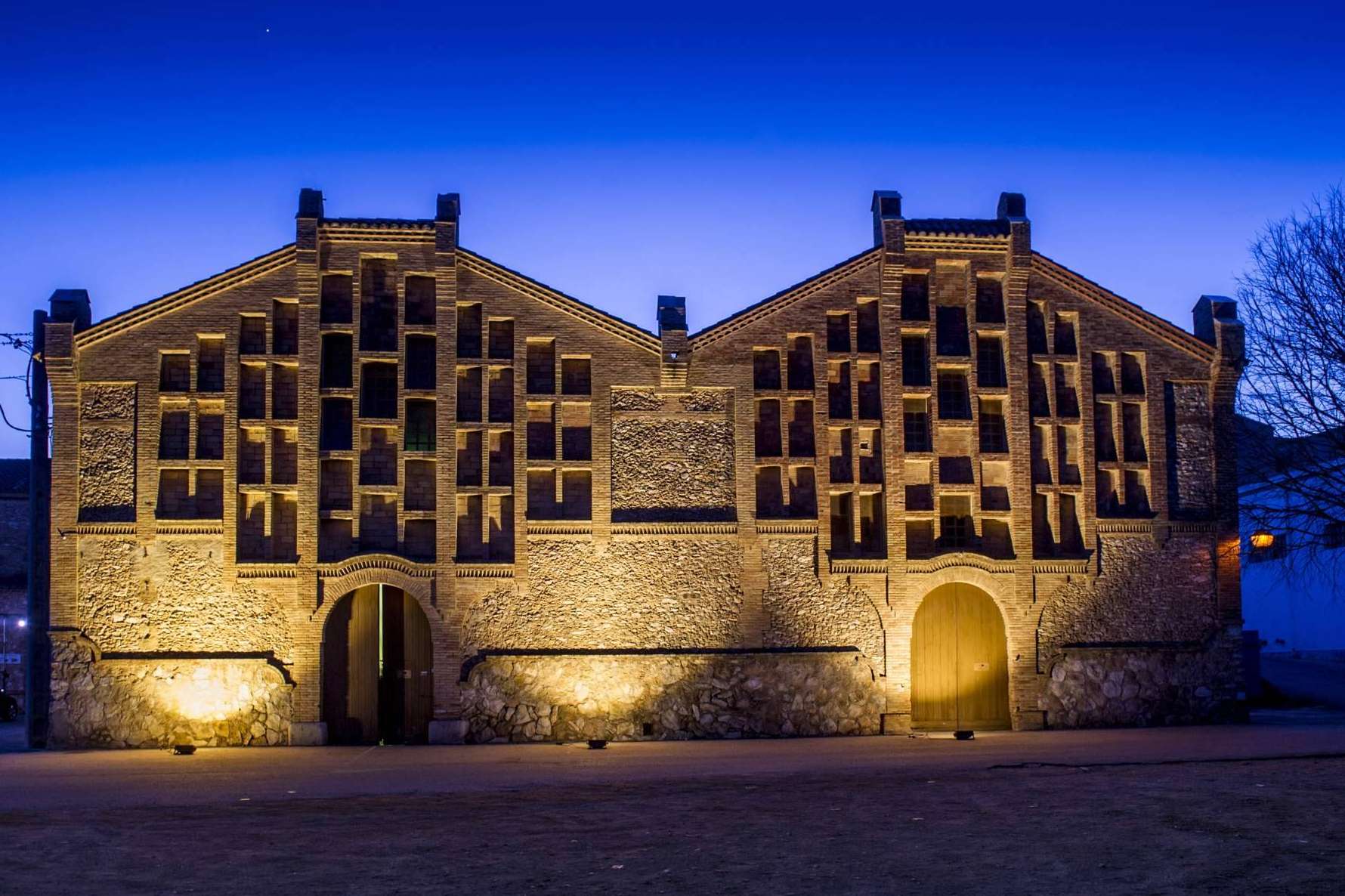 La Cooperativa Agrícola de Llorenç del Penedès cuenta con vinos, cavas y aceites de elaboración propia