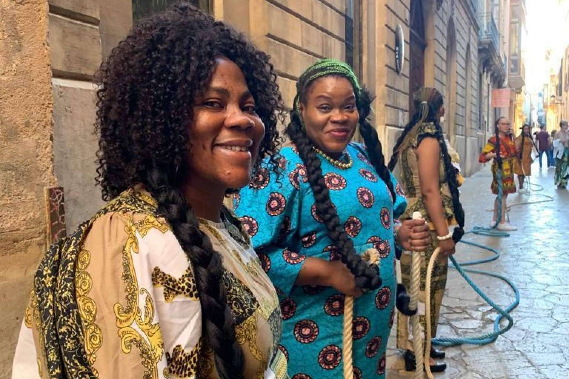 La impactante actuación ‘Cuando el agua es un santuario más seguro que la tierra’ sacudió el Festival Internacional de Performance de Palma de Mallorca