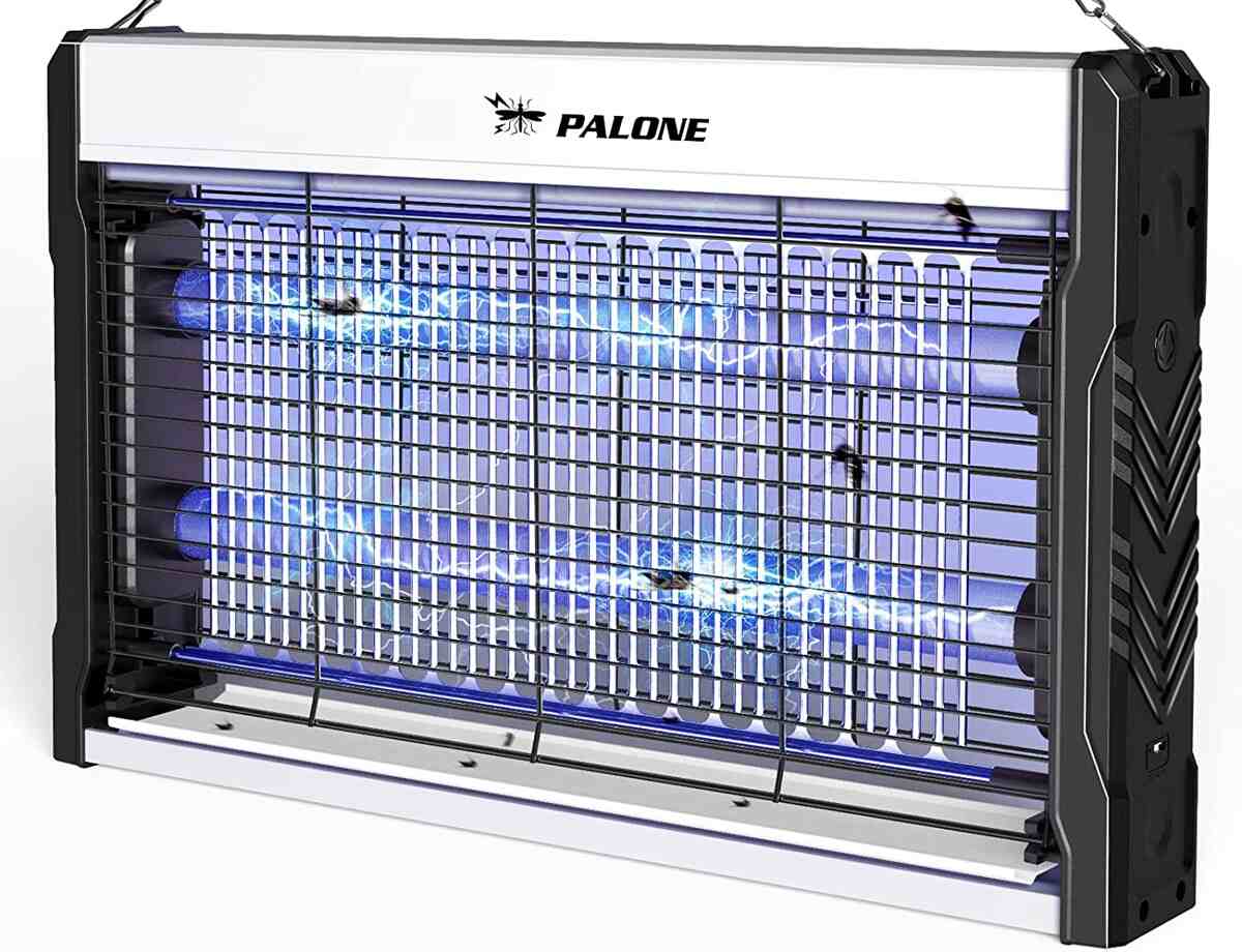 ¡Corre que vuelan! Amazon te trae esta lámpara antimosquitos por menos de 35 euros