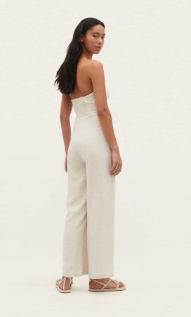 Hazte con este elegante mono de lino ultra minimal en Stradivarius y triunfa este verano 2 Merca2.es mono largo bandeau lino stradivarius elle 2 6489cdca9d79e Merca2.es