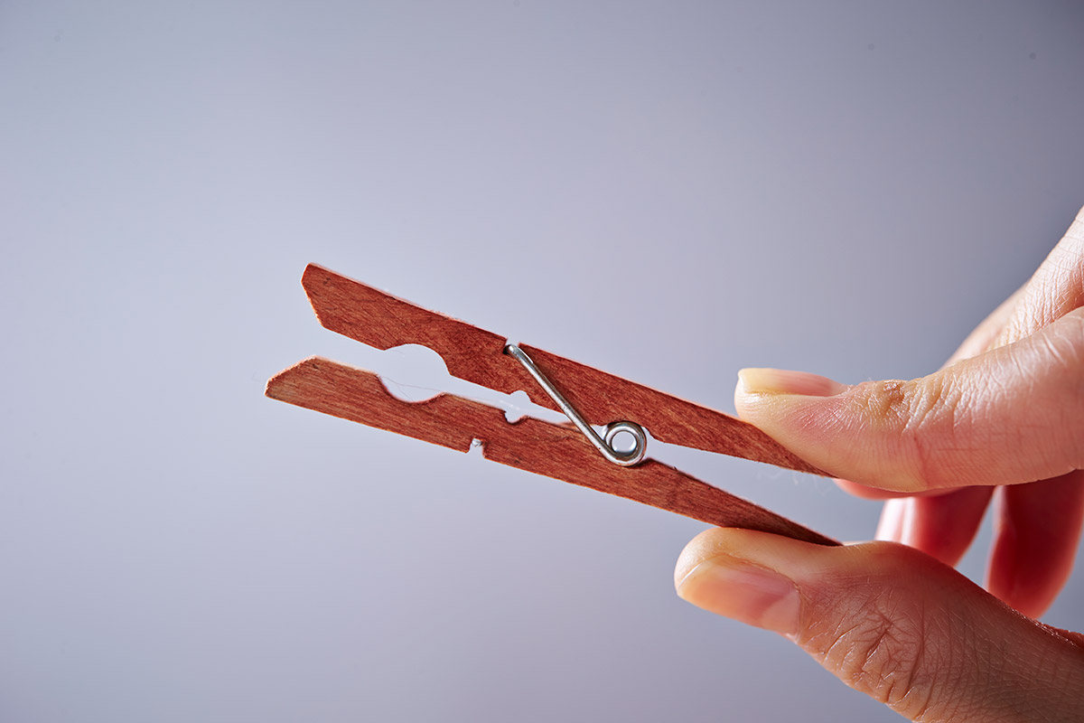 El truco de la pinza de la ropa para tener el coche siempre perfumado
