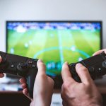 La nueva promoción de Uber Eats que incita a una vida de sofá y videojuego