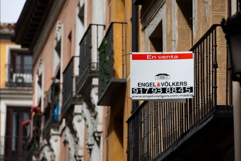 La compraventa de vivienda cae un 20%