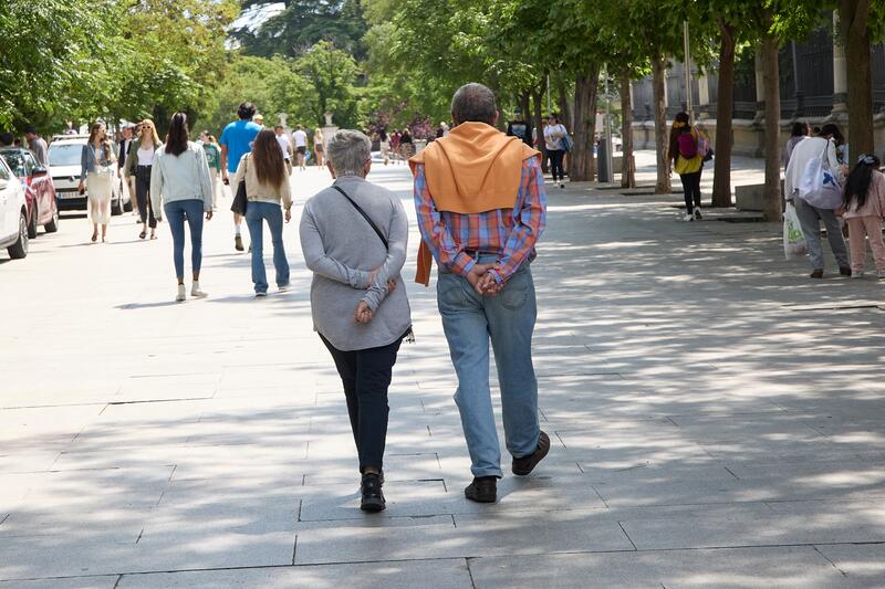 La edad media de los trabajadores en España ha aumentado en más de cuatro años desde 2000, según Funcas