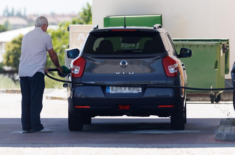 OCU detecta un ahorro de más del 15% en gasolineras de las principales rutas vacacionales