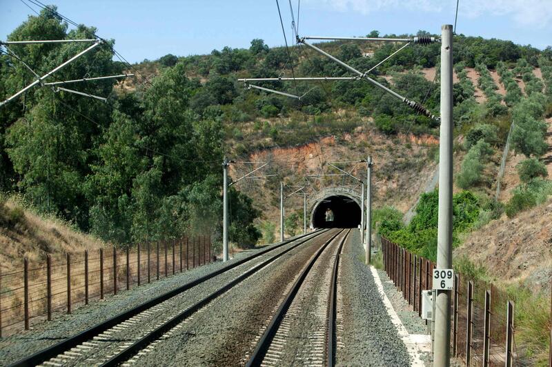Adif arranca una segunda fase para introducir más empresas en competencia con Renfe, Iryo y Ouigo