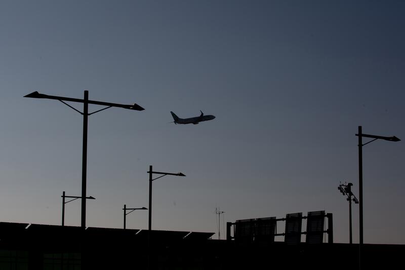 Los vigilantes del aeropuerto de Barcelona-El Prat van a la huelga indefinida el 10 de agosto