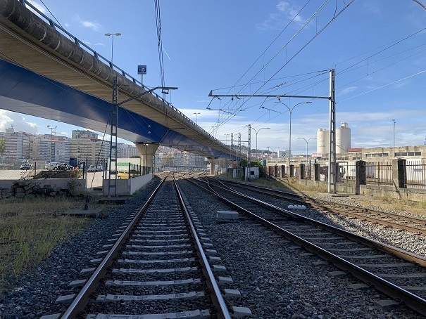 Adif lanza nueva contrato para completar la electrificación del sistema