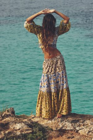 Amelia Bono triunfa con este look veraniego de falda boho de las rebajas de Zara 8 Merca2.es Falda boho de Zara Merca2.es