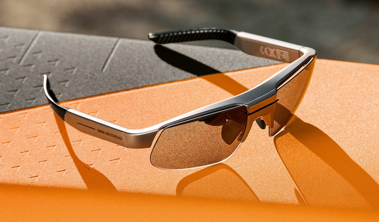¡El futuro ya llegó! BMW lanza unas gafas para motoristas con información en tiempo real