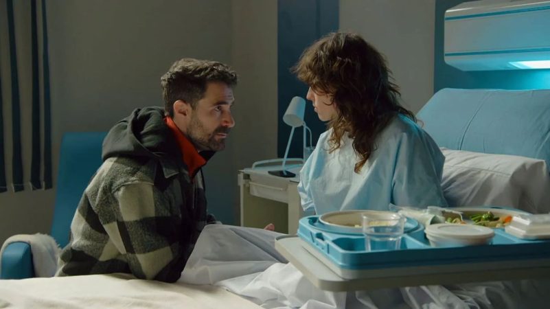 Mario tranquiliza a Lola