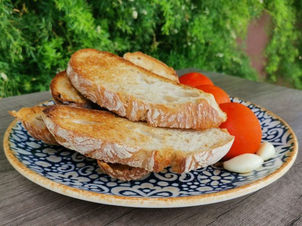 El chef José Andrés explica cómo elaborar un auténtico pa amb tomàquet 13 Merca2.es Pan payés tostado