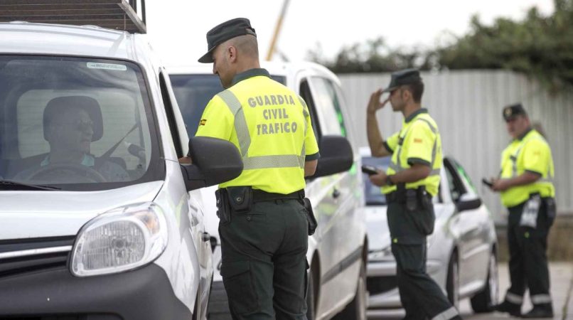 La policía o la guardia civil puede registrar tu coche
