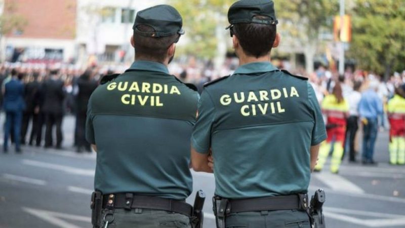 El registro por parte de la policía o la guardia civil no puede ni debe ser impedido