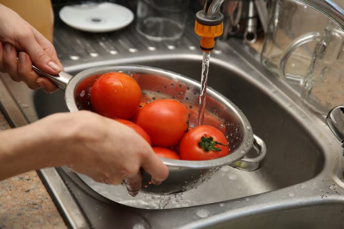 La sencilla receta de ensalada Caprese de Karlos Arguiñano, con sólo 3 ingredientes 3 Merca2.es Prepara los tomates