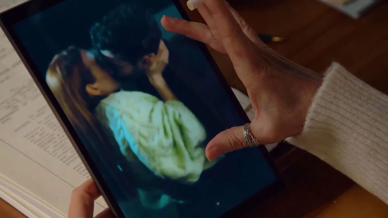 Sonia ve la foto de Olivia y Mario