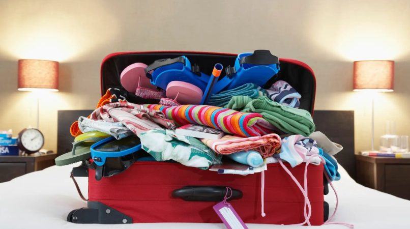 TikTok nos enseña este truco para maximizar la ropa que cabe en tu maleta de mano 42 Merca2.es ¿Siempre te falta espacio o no quieres facturar una maleta?