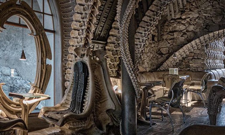 No te pierdas este alucinante bar inspirado en 'Alien' 8 Merca2.es Si pasas por Suiza, no te lo puedes perder