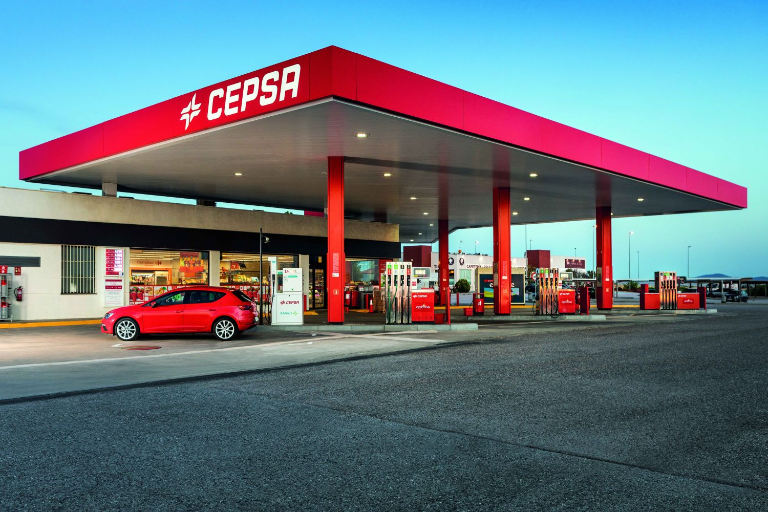 Cepsa amplía hasta el 15 de enero sus descuentos de 10 céntimos por litro