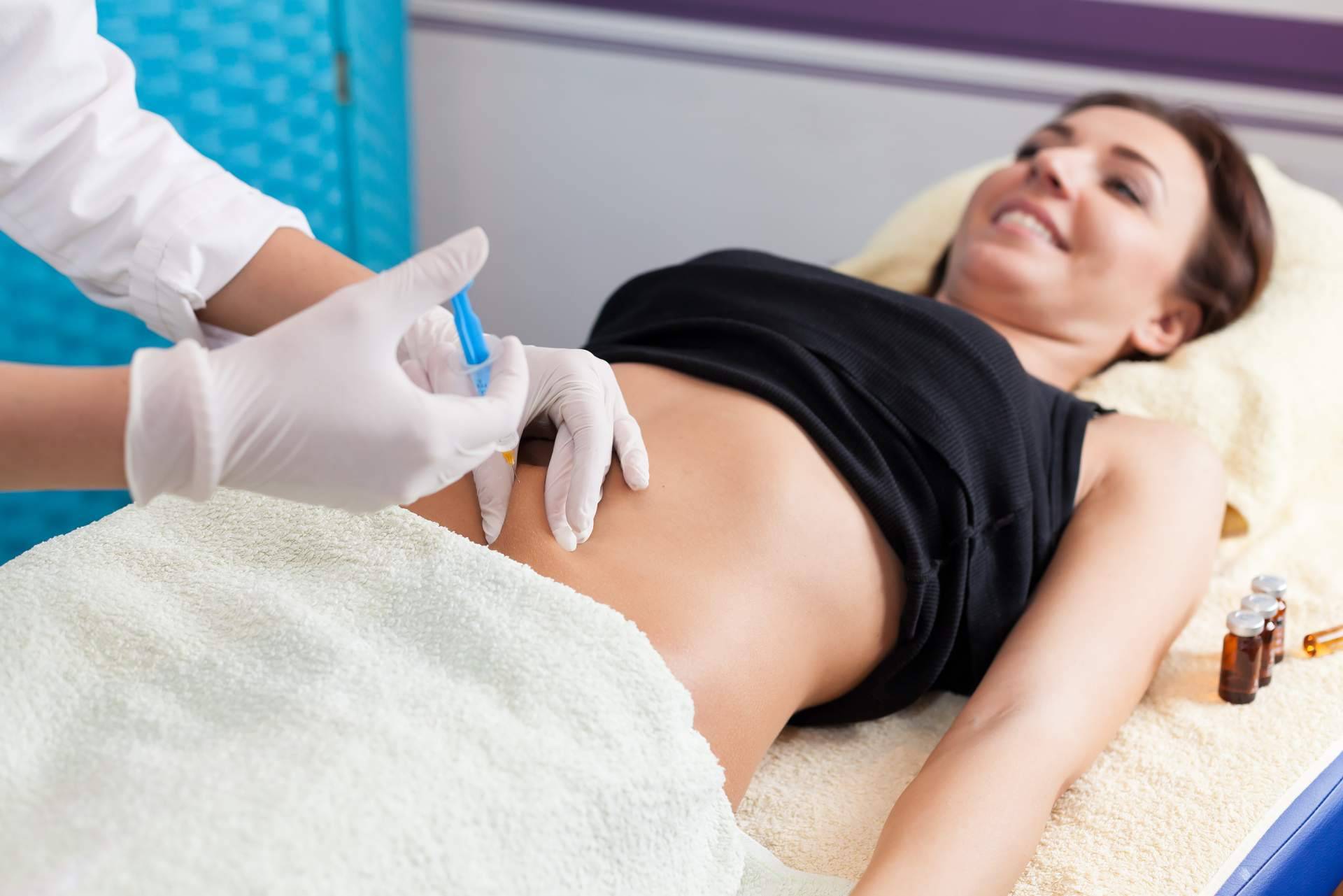 Mesoterapia corporal para tonificar e hidratar la piel y reducir la celulitis, en Clínica Zahara