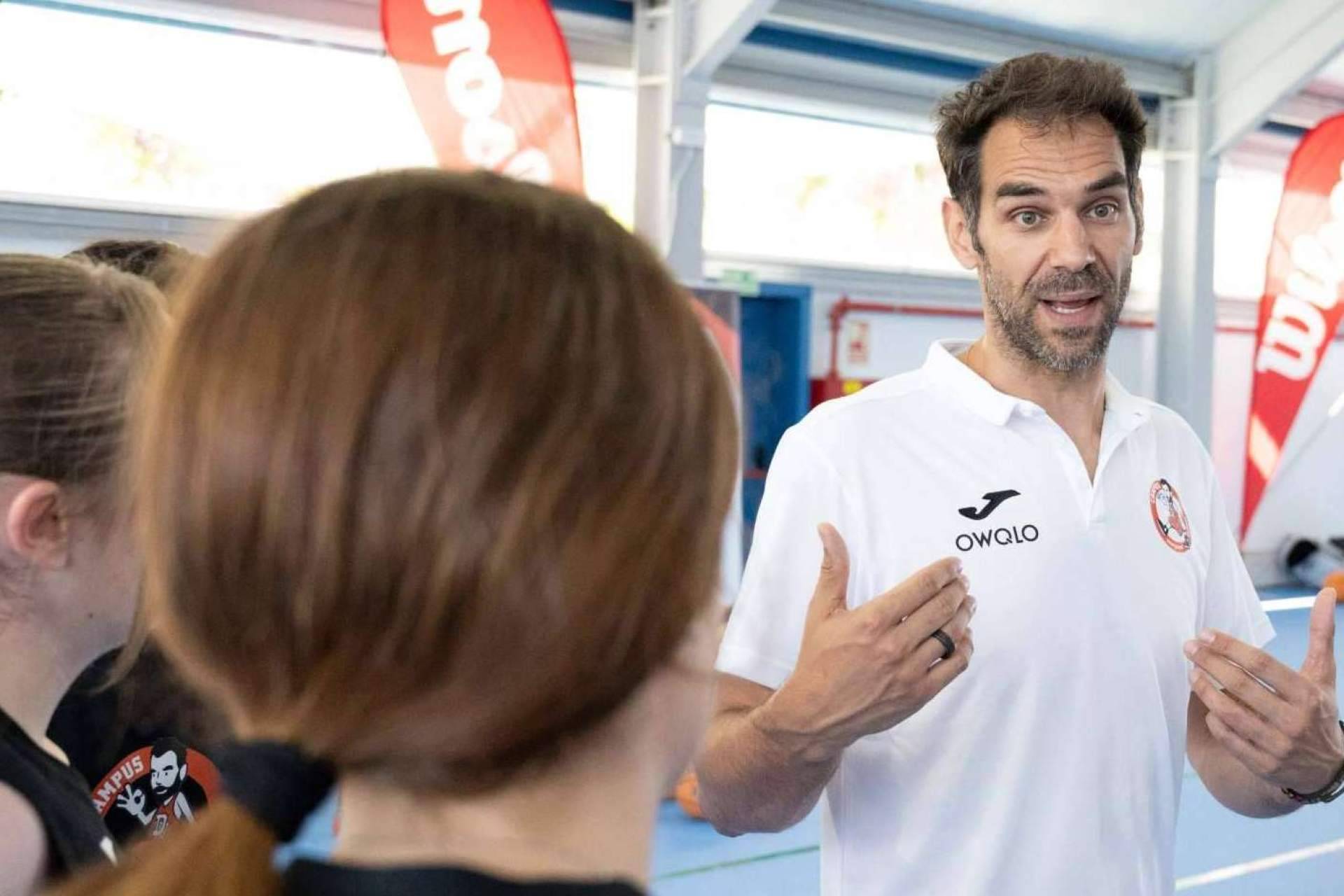 El campus del exjugador NBA José Manuel Calderón ofrece más de 100 becas para estudiar en EEUU