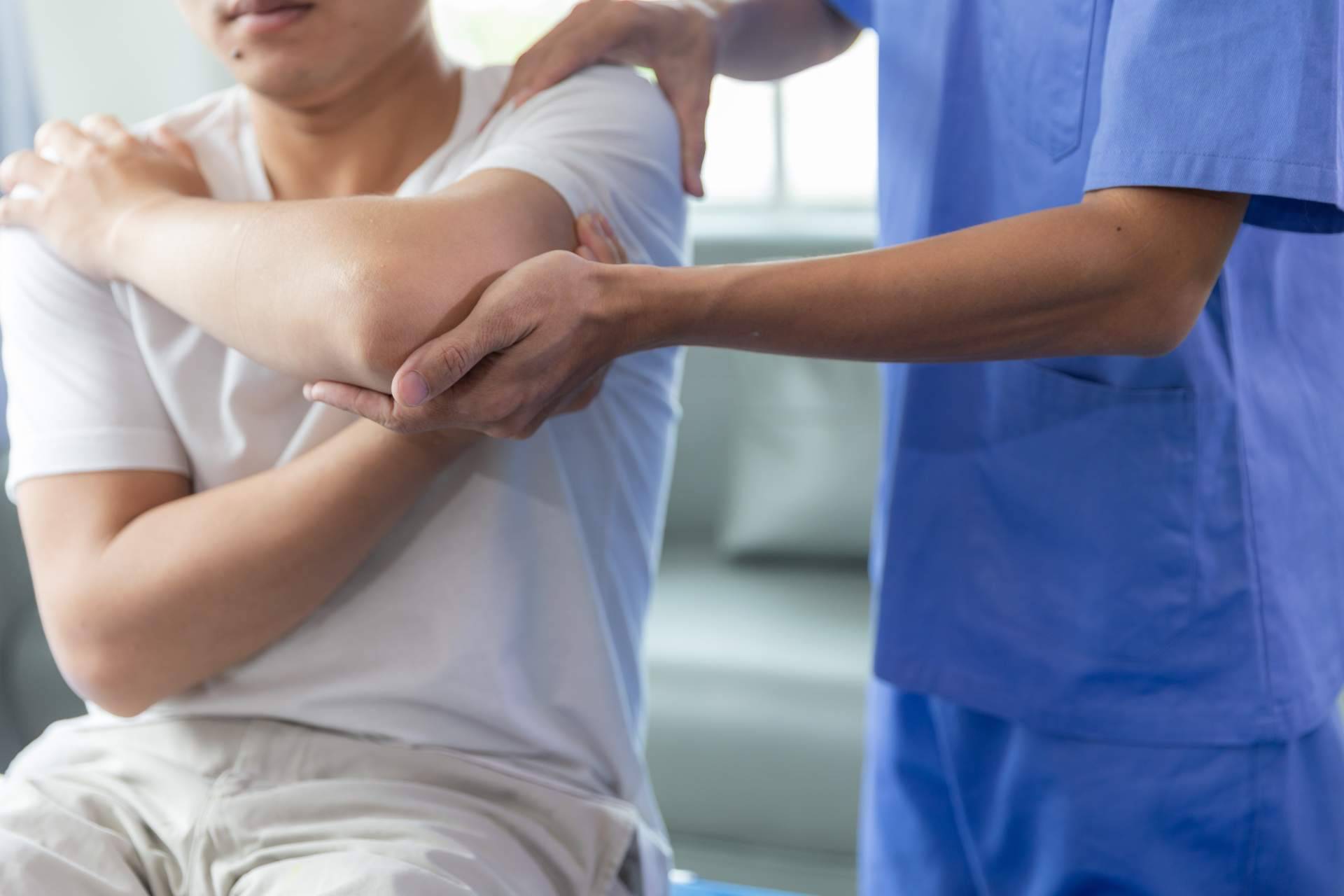 Dolores más habituales en las sesiones de osteopatía en Madrid, con Enrique Cheng