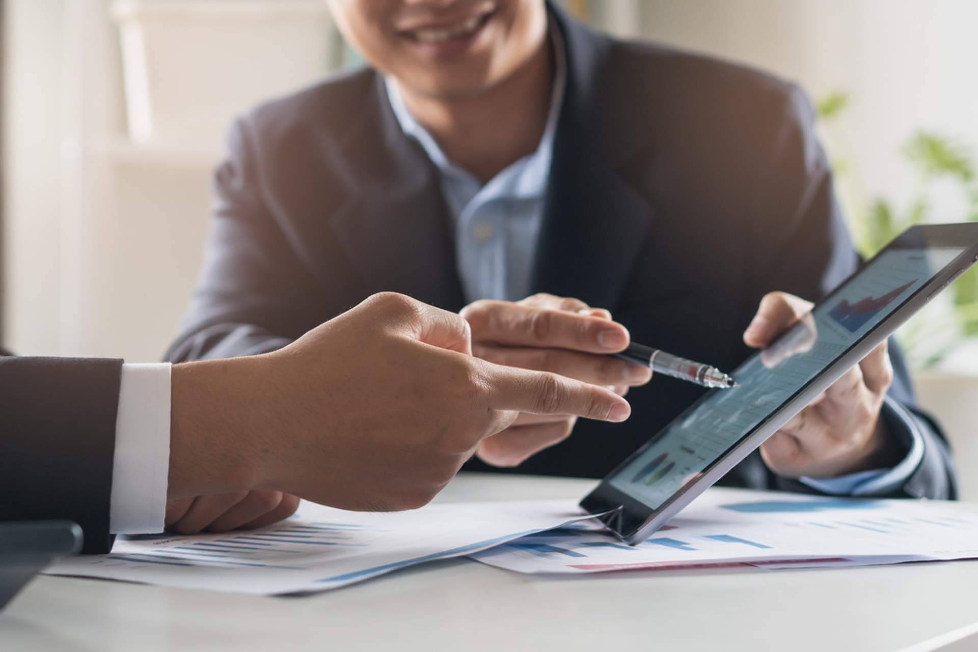 AyF Asesores aconseja tener cuidado con las tarjetas revolving