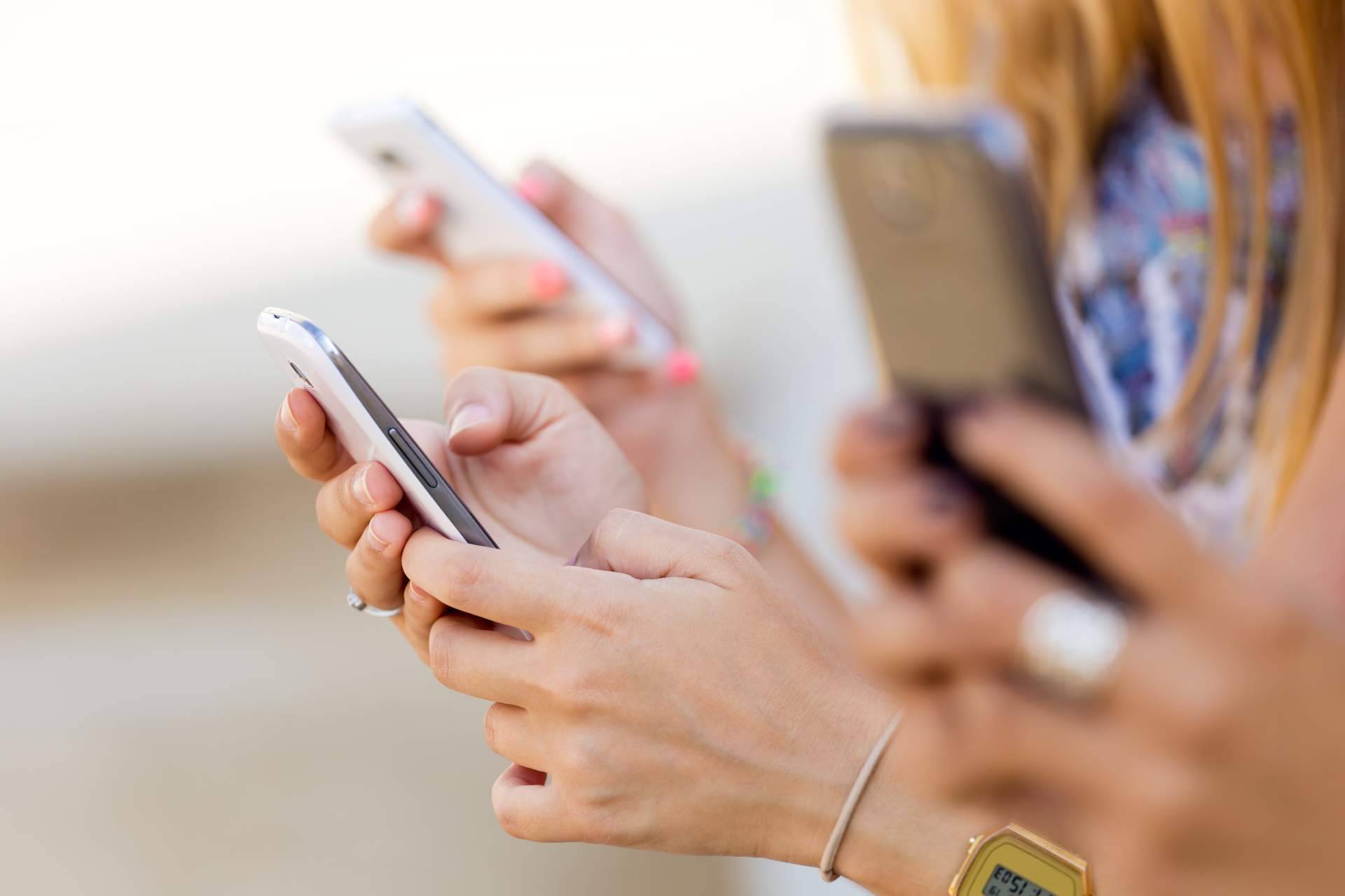 Aprender a usar WhatsApp con Ados Asesoría Alternativa