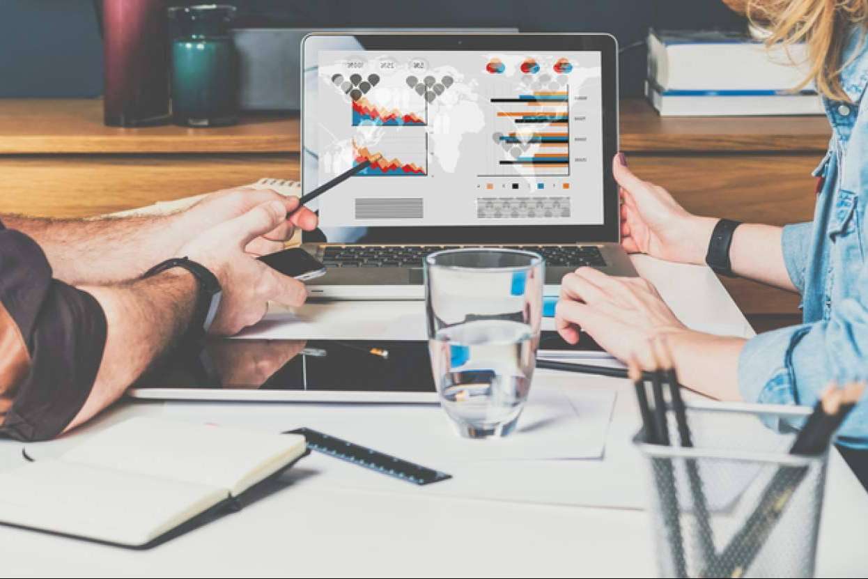 Mejorar la presencia online gracias a la agencia de marketing digital Queenpc