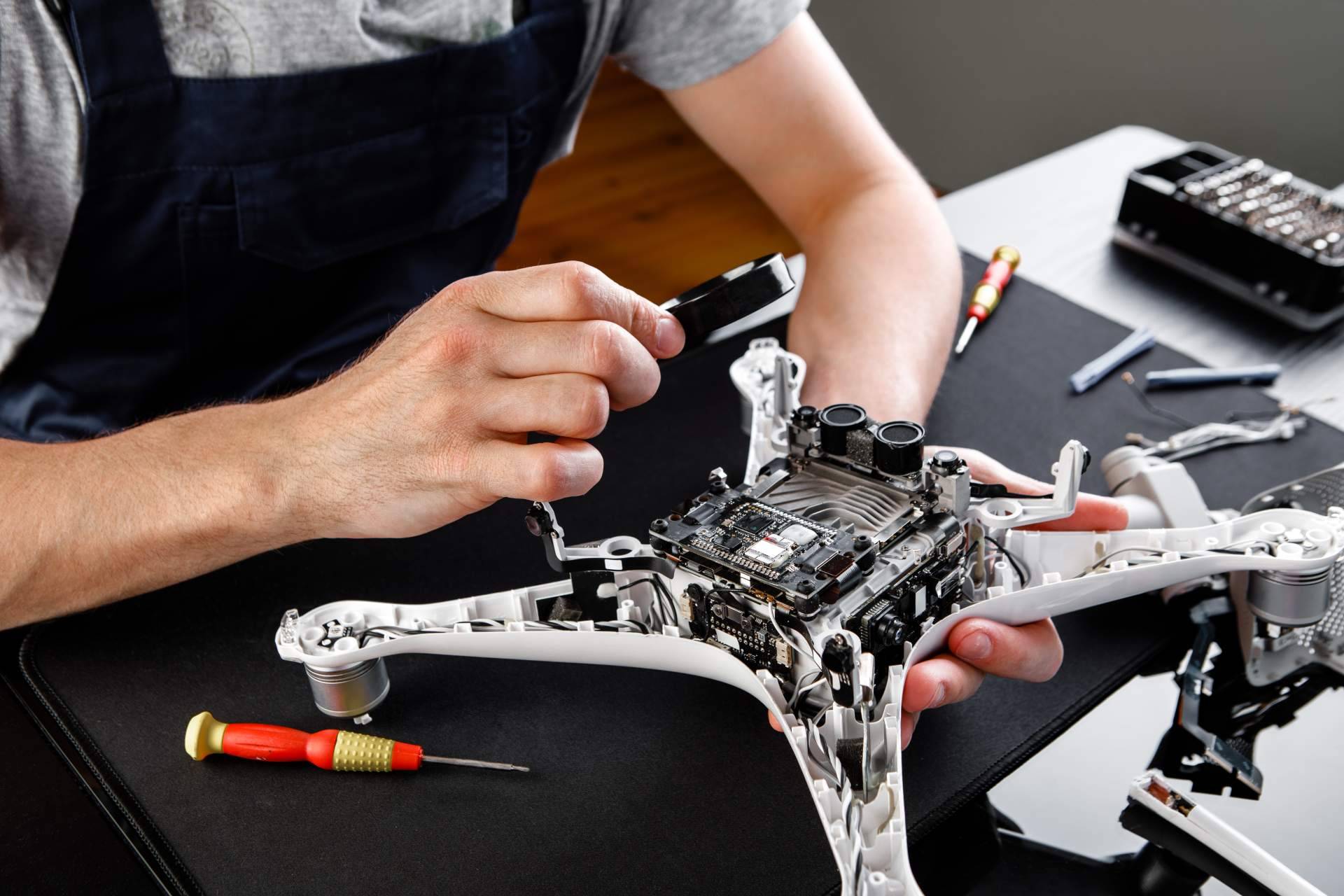 WhatTheQuad y su equipo de especialistas en reparación de drones