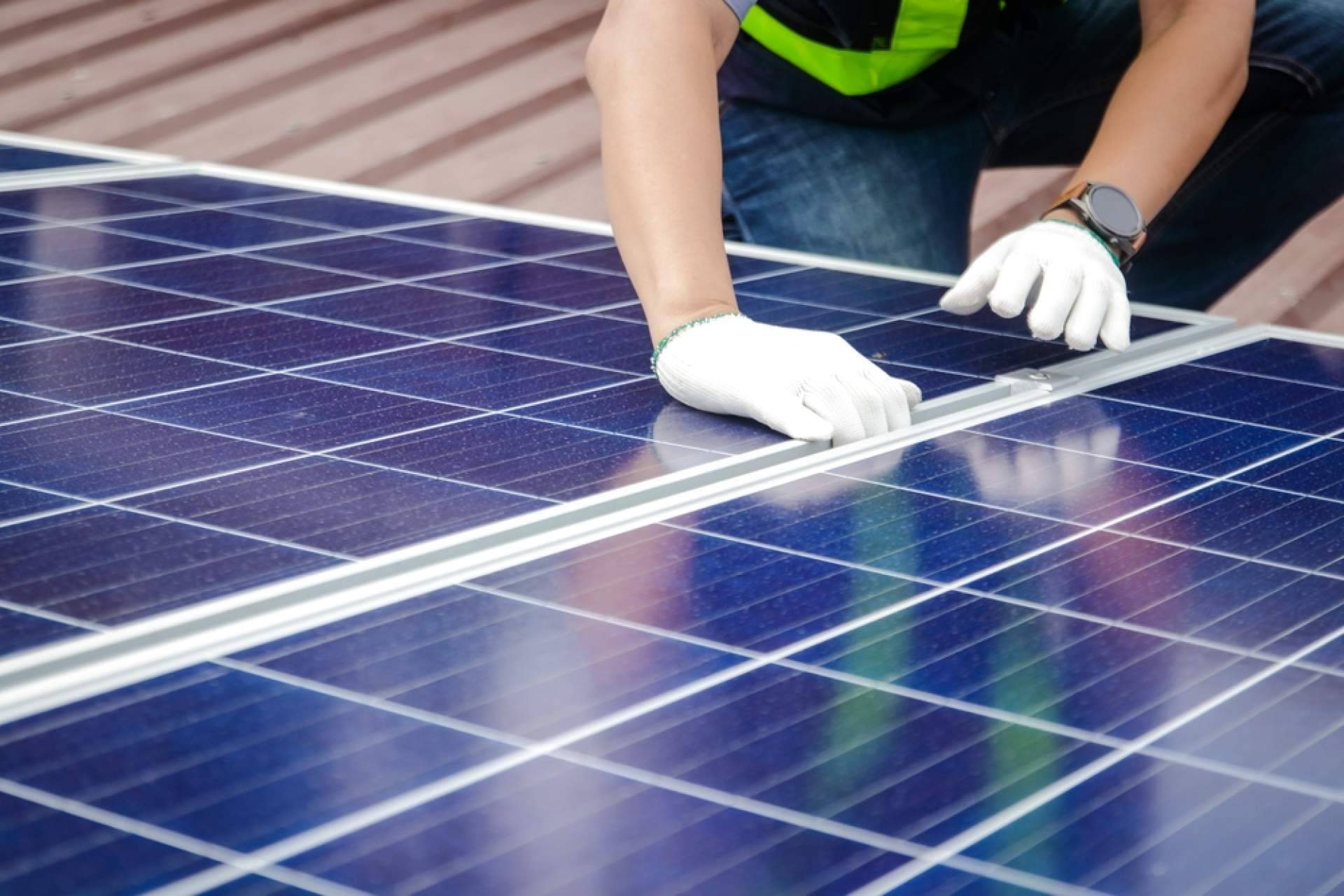 Instalación de placas solares con los profesionales de Amagi Solar