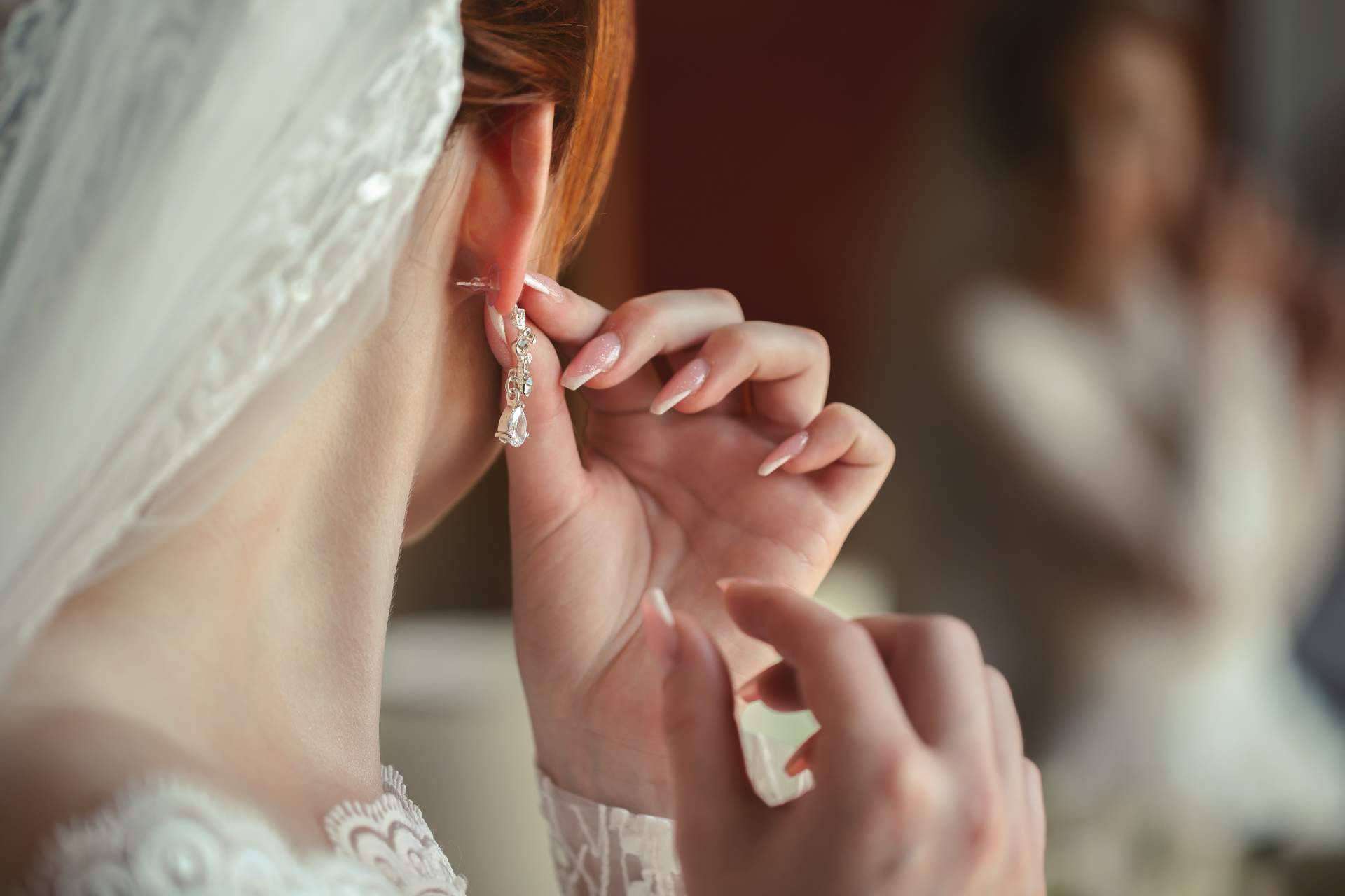 Las mejores joyas para lucir en una boda, con Jael Joyería