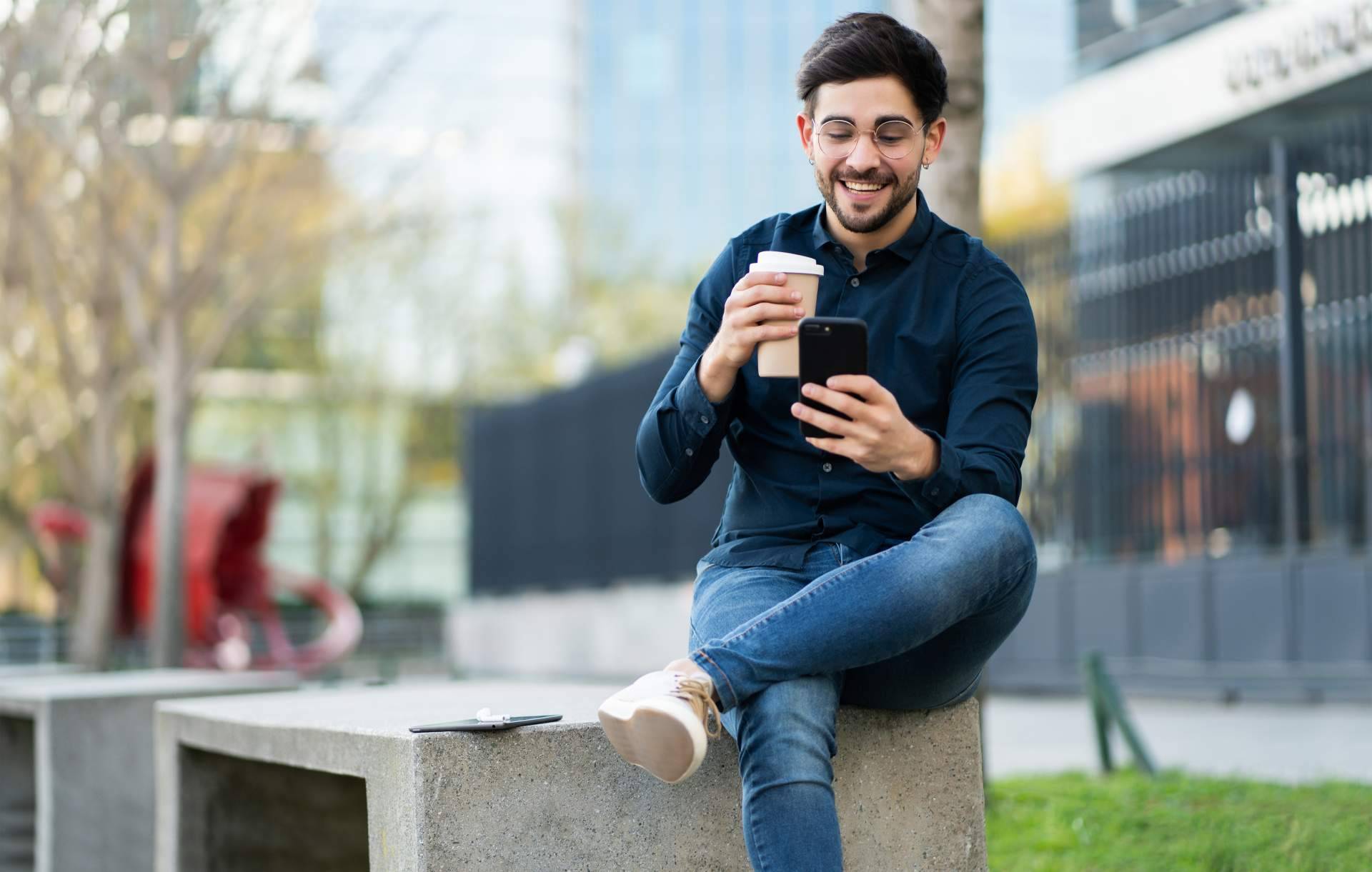 La alternativa a WhatsApp para eliminar conversaciones de trabajo de los móviles de los empleados, con Omnio