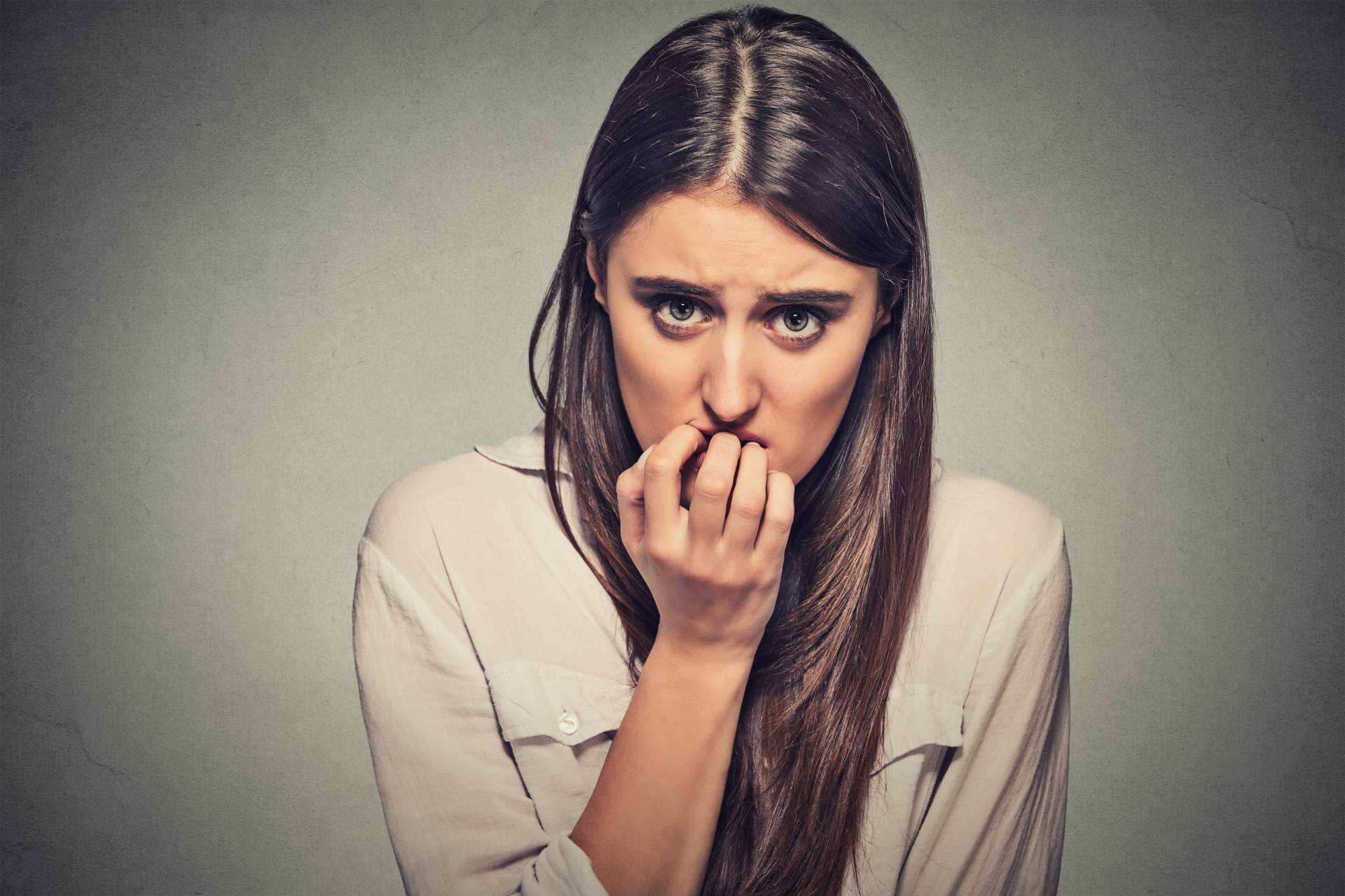 ¿Qué es la ansiedad social y cómo tratarla?