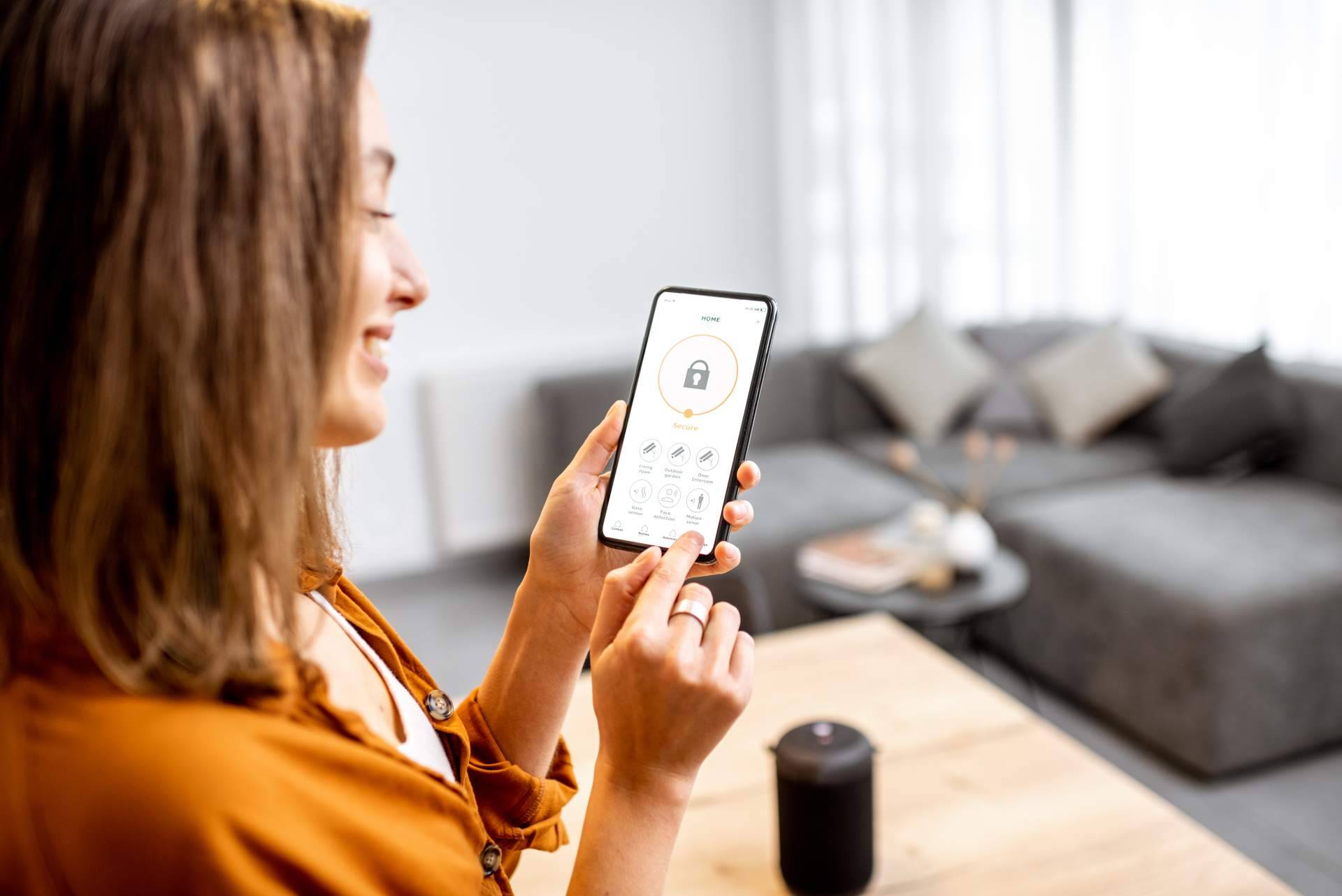TheKey Host recalca la importancia de contar con una cerradura inteligente para mayor seguridad, en colaboración con Baintex