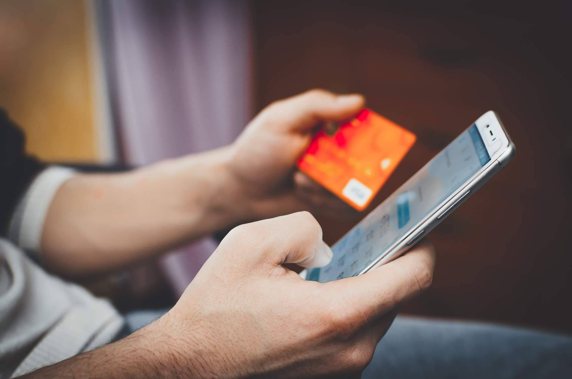 Sendvalu proporciona servicios de envío de dinero en línea y recarga online