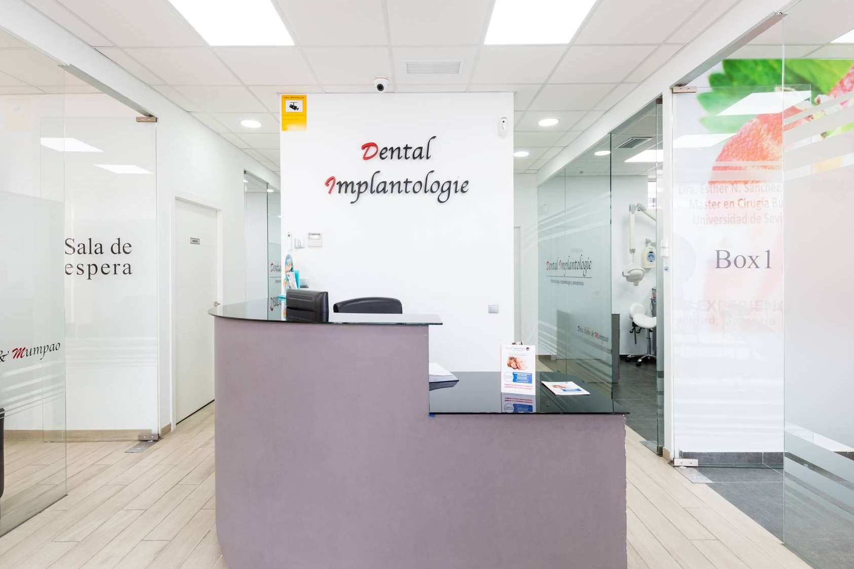 Servicios de ortodoncia invisible en Sevilla con el equipo de Dental Implantologie