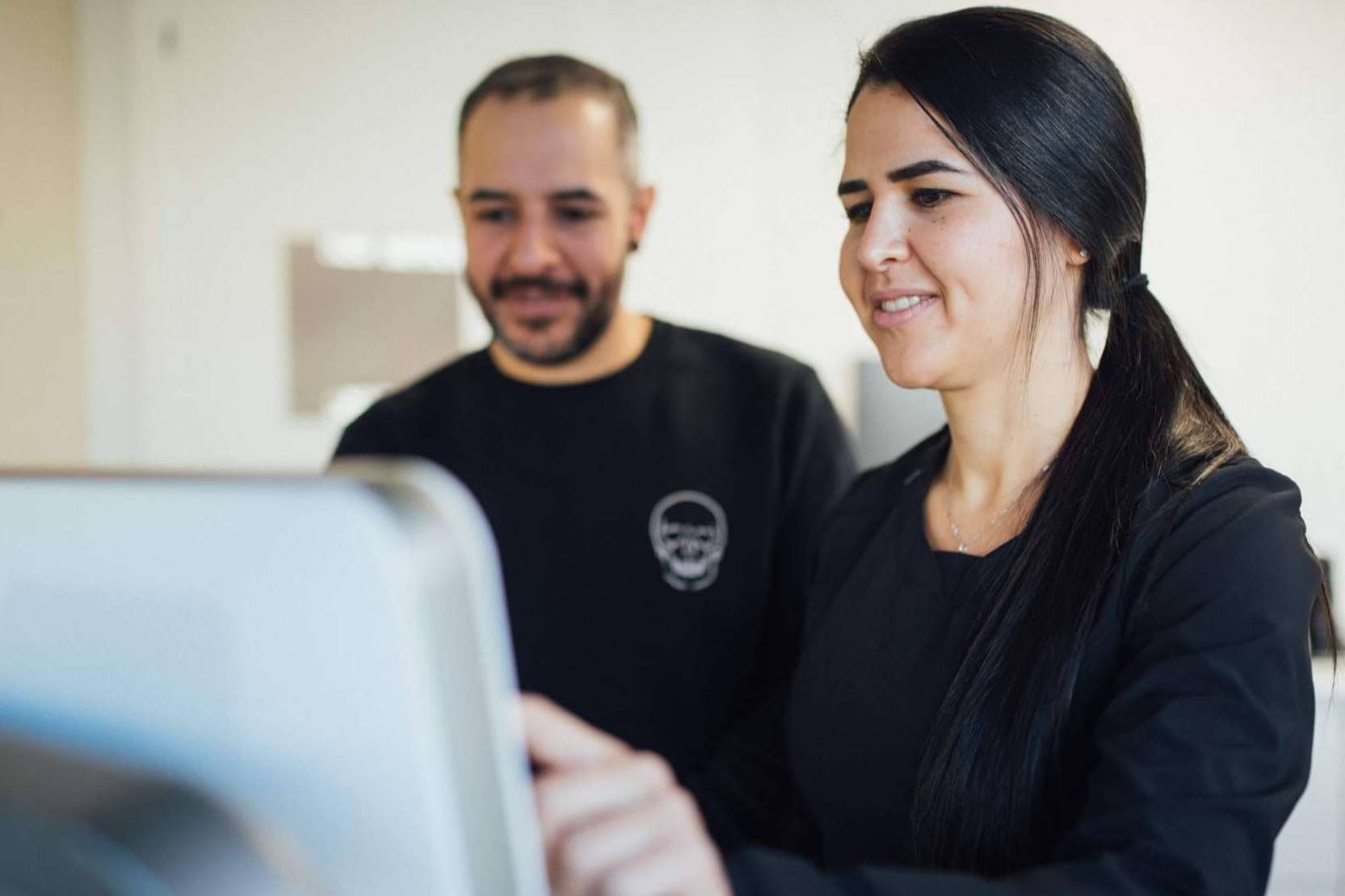 Tratamiento especializado de patologías dentales crónicas en Clínica Dental Claris