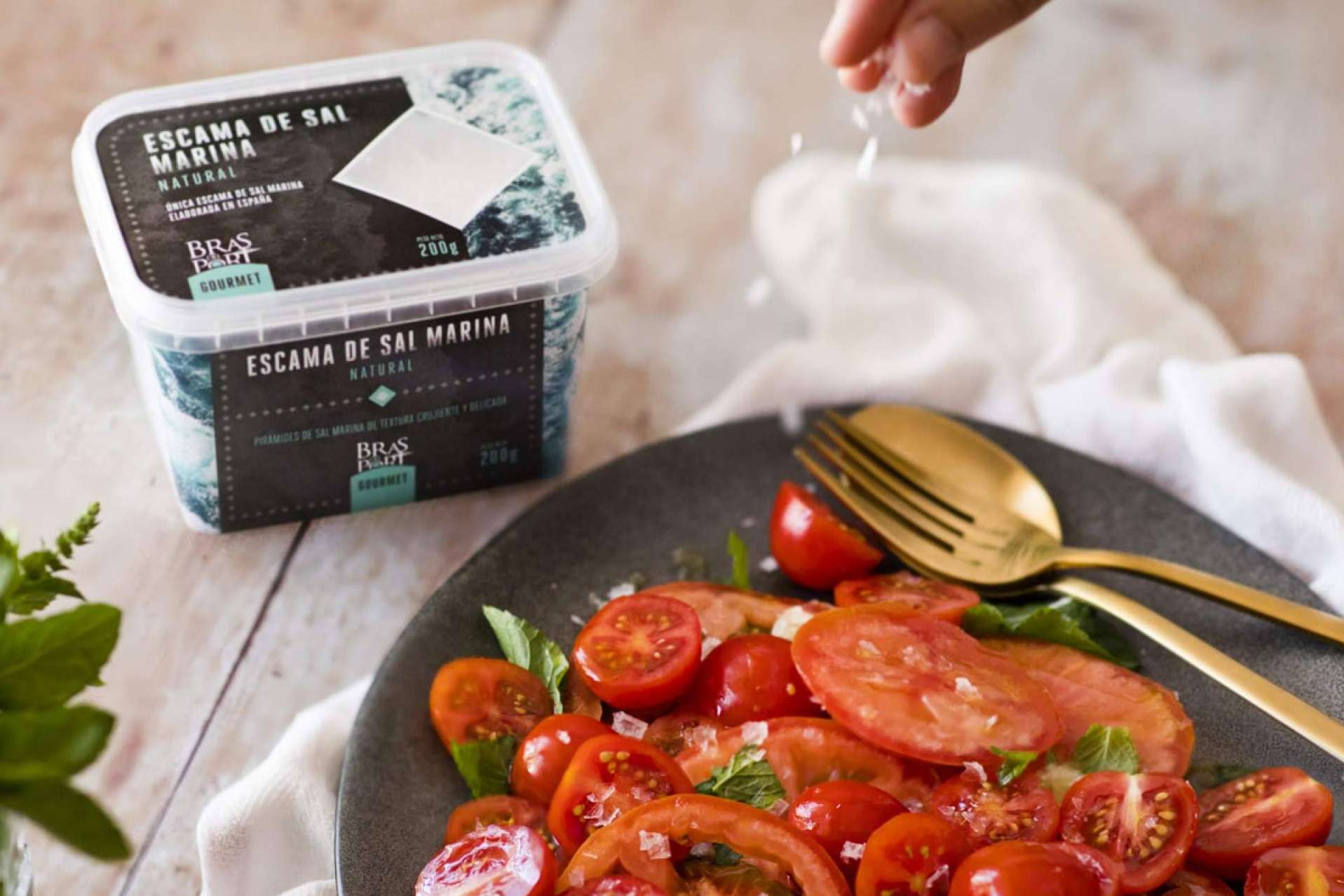 ¿Cómo realzar el sabor de los platos? Bras del Port y su sal en escamas