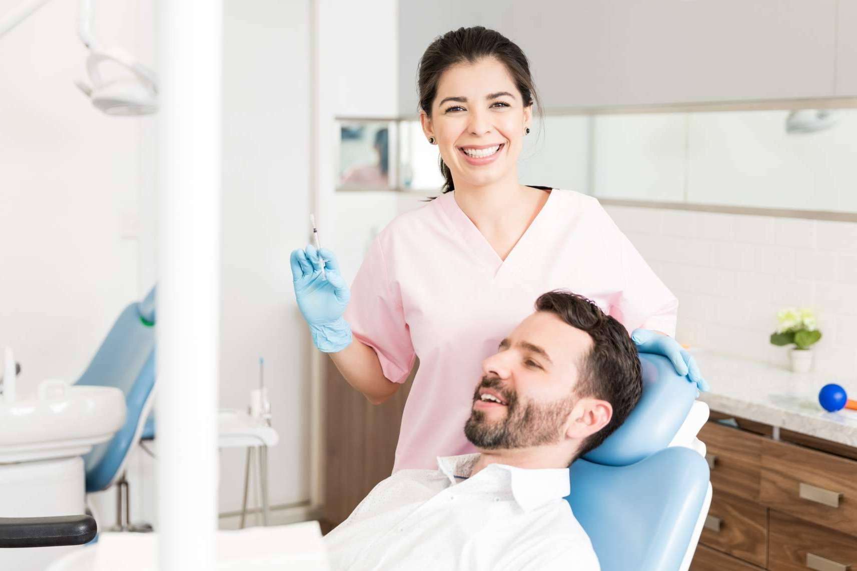Formación en Medicina Estética con diploma universitario, de la mano de Dermasthetic