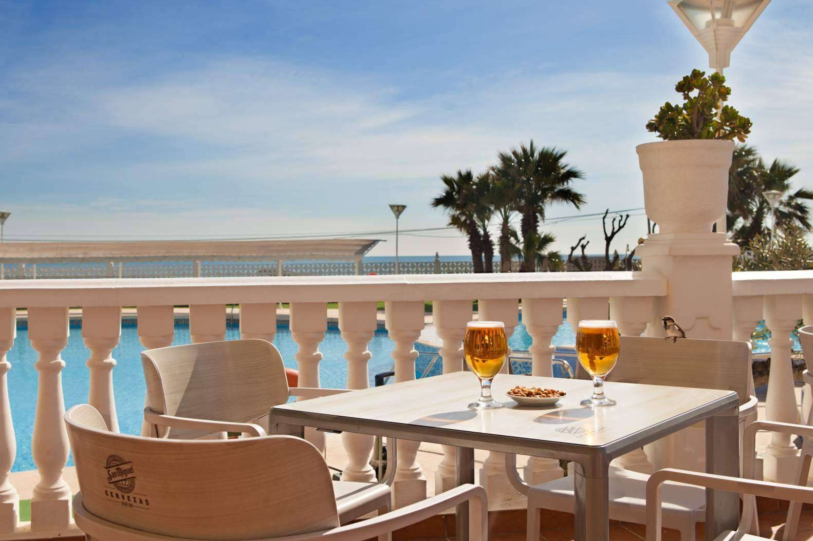 Valhotel permite disfrutar de las merecidas vacaciones frente al mar