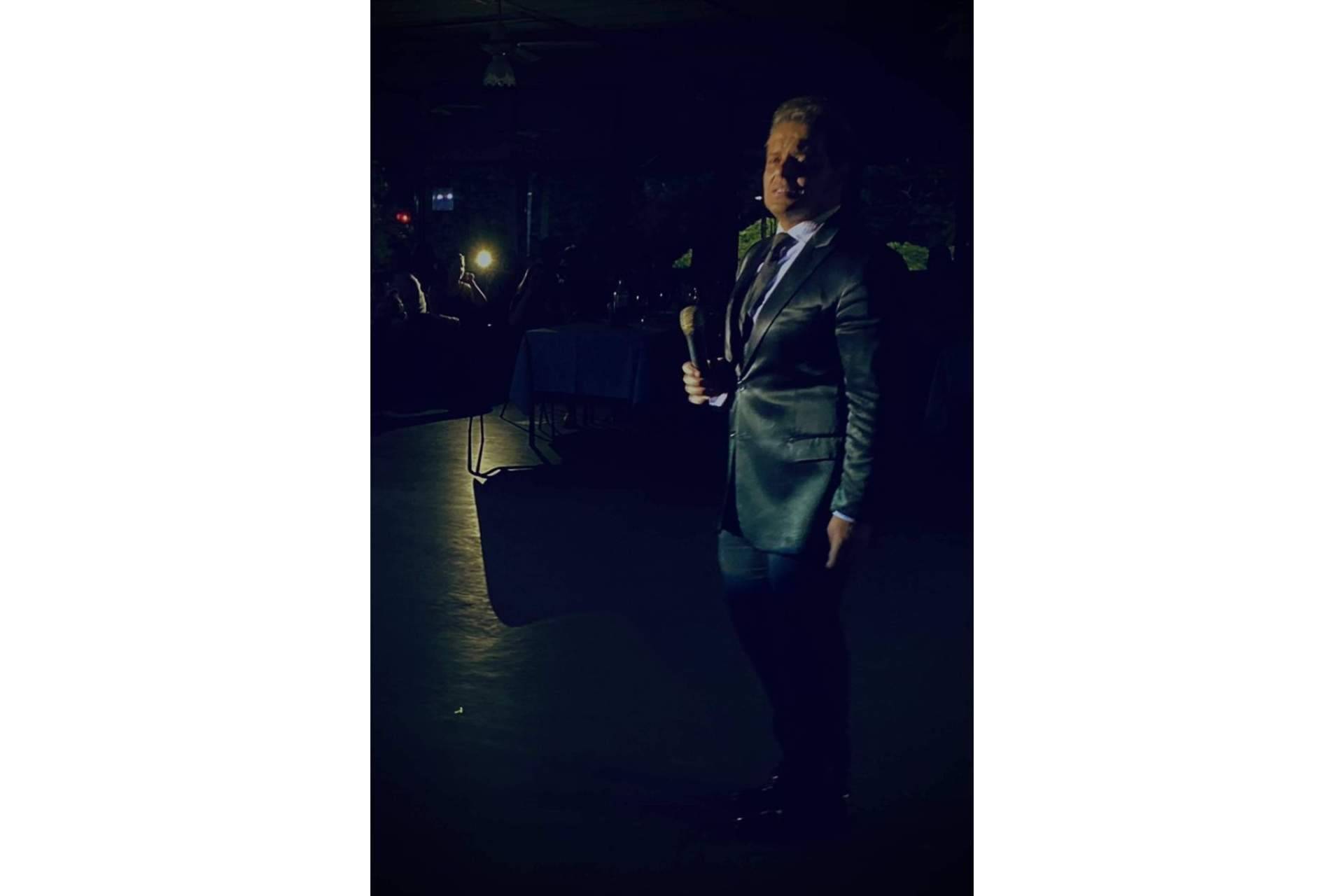 Contar con el doble de Luis Miguel, Guillermo Elías, para un toque especial en un evento