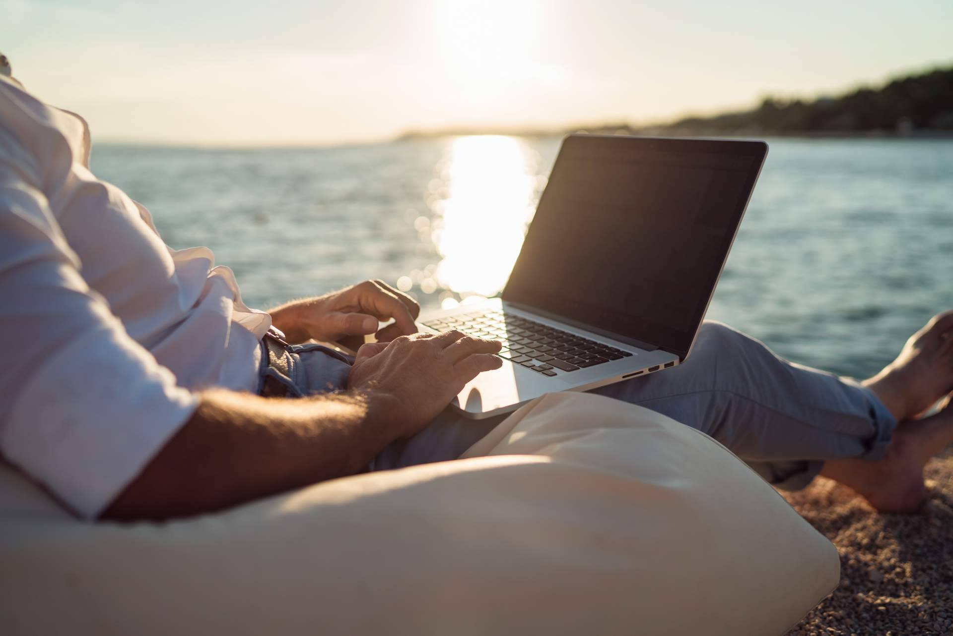 Para trabajadores y desempleados, cursos de verano gratuitos